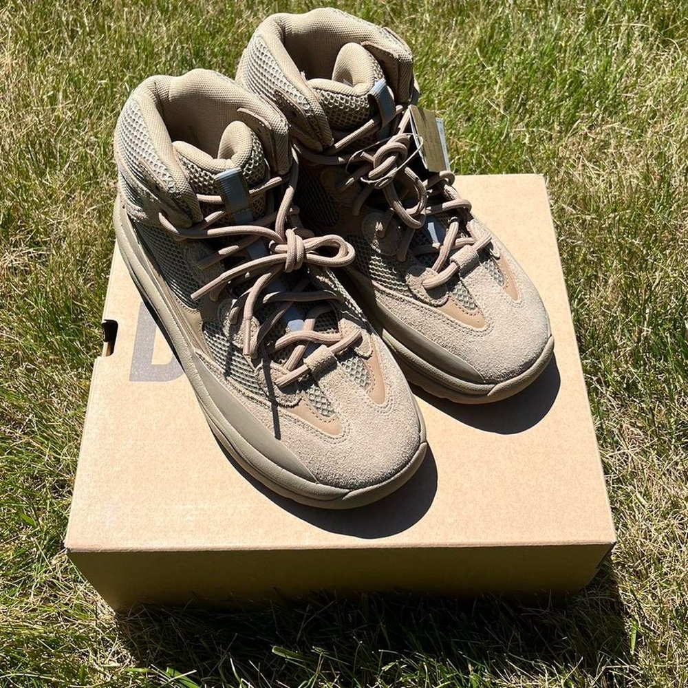 YEEZY BOOTS TAN